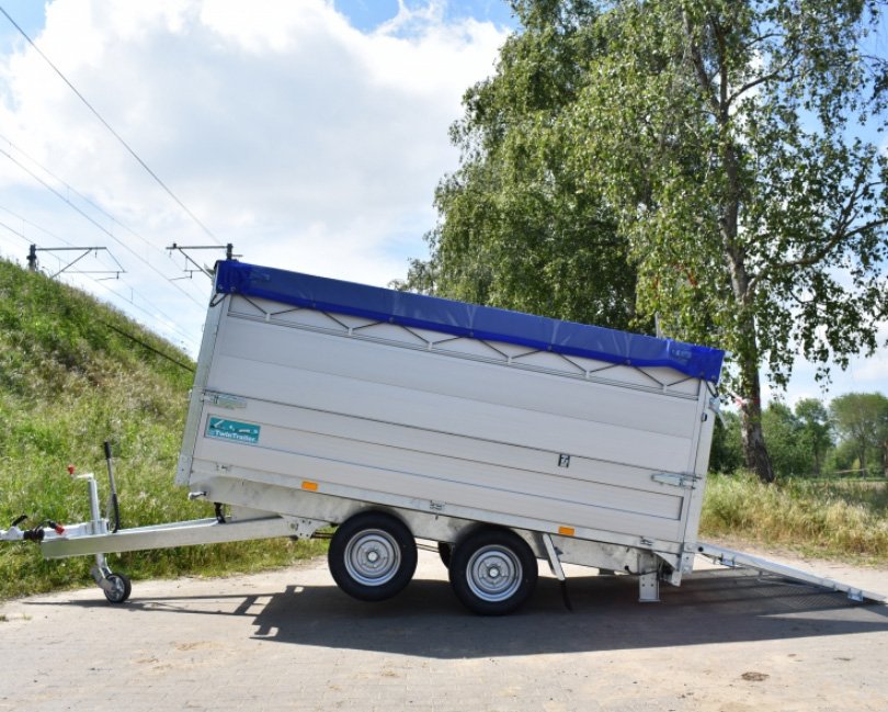 TwinTrailer TT27-30 – 309×183 – 2700kg gekanteld met AluMate 800 opzetborden