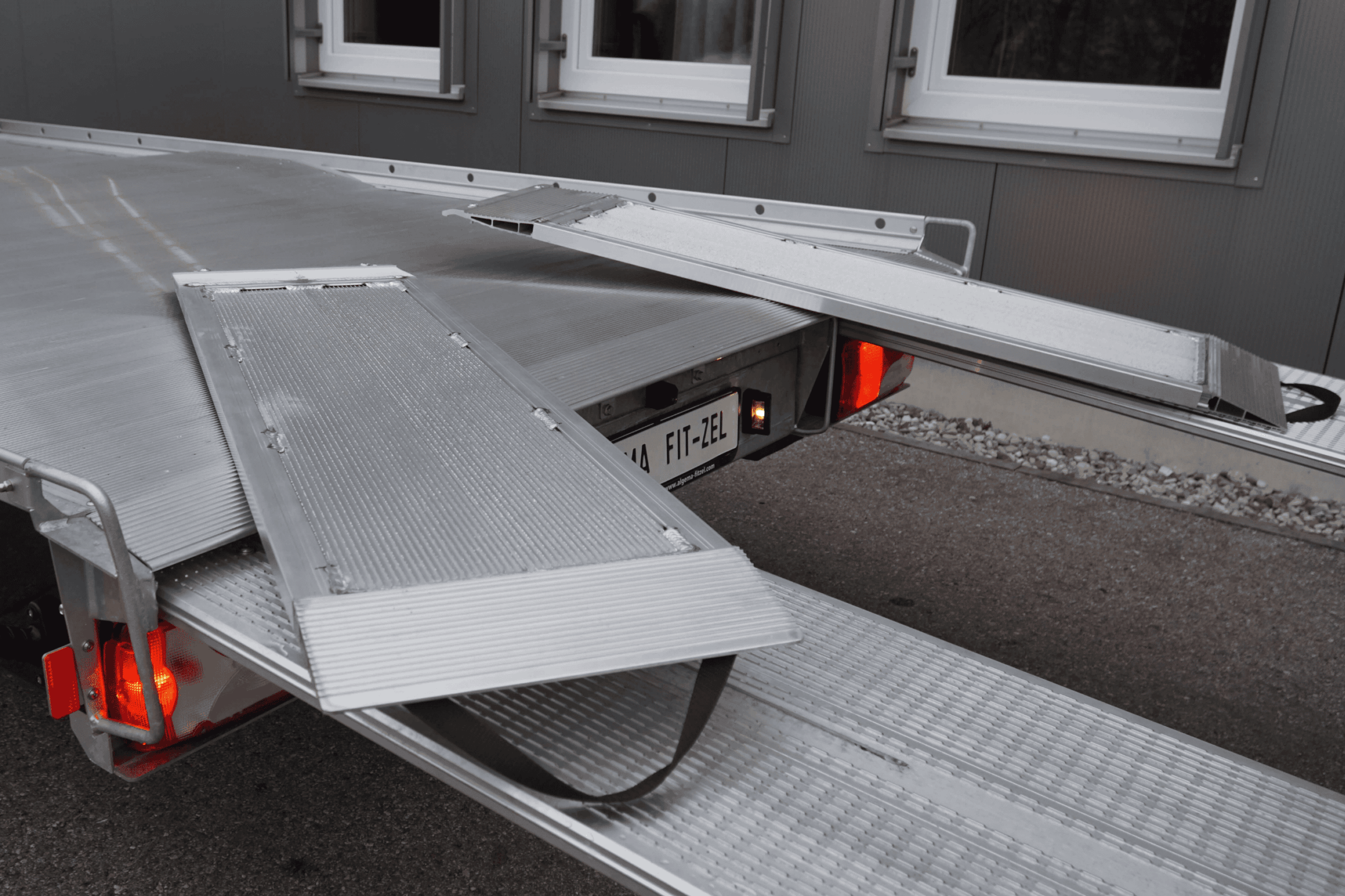 ALGEMA FIT-ZEL oprijwagens op Renault Master - Afbeelding 7